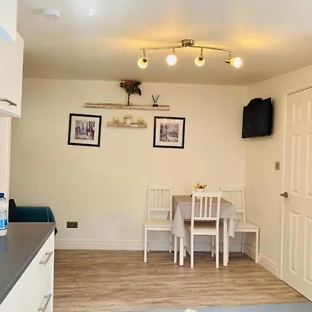Апартаменты Lodge Apartment *